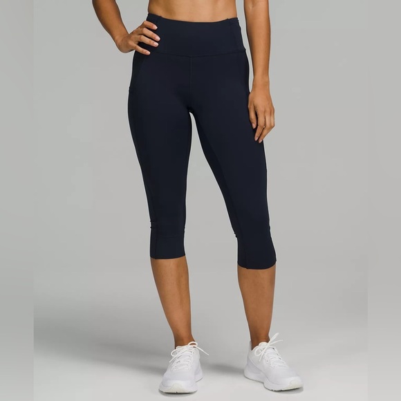 Lululemon Navy Fast and Free High-Rise Crop 19", Size 8 - Picture 1 of 5